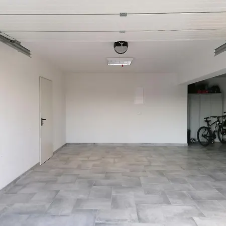 Lejlighed Fuer Zwei Erwachsene Und Zwei By Interhome Sibinj Krmpotski