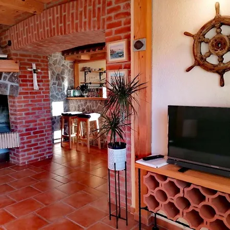 Fuer Zwei Erwachsene Und Zwei By Interhome Apartman *