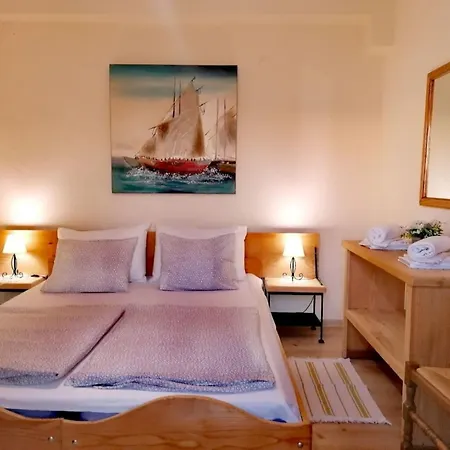 Fuer Zwei Erwachsene Und Zwei By Interhome Apartman *
