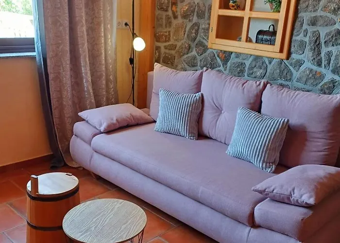 Appartement Fuer Zwei Erwachsene Und Zwei By Interhome Sibinj Krmpotski